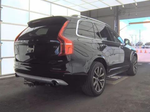 More photos of 2018 Volvo XC90 T5 Momentum at Indy Auto Man, IN