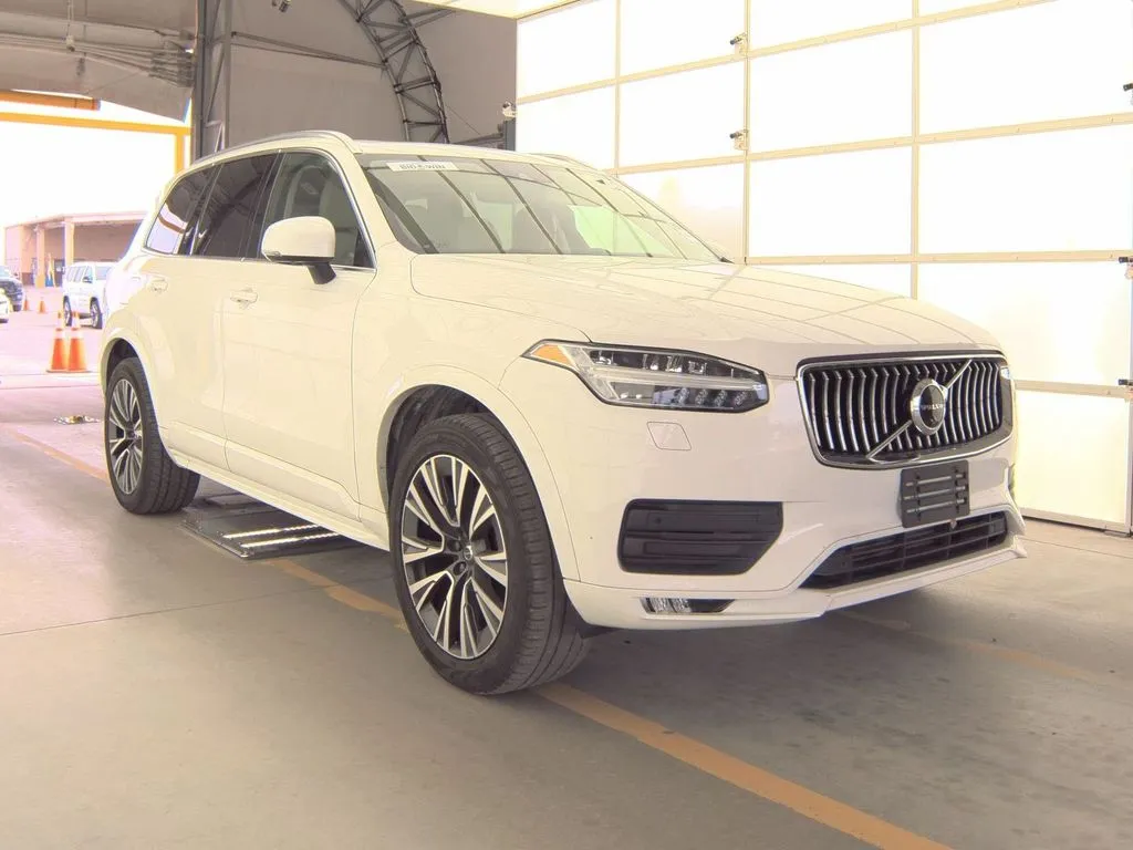 White 2020 Volvo XC90 T6 Momentum for sale in Indianapolis, IN