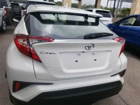More photos of 2021 Toyota C-HR LE at Indy Auto Man, IN