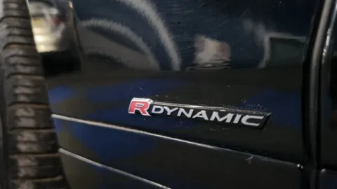 More photos of 2019 Land Rover Range Rover Velar SE R-Dynamic at Indy Auto Man, IN