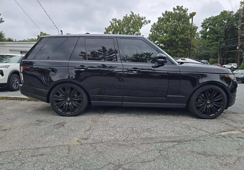 Black 2018 Land Rover Range Rover 5.0L V8 Supercharged for sale in Indianapolis, IN