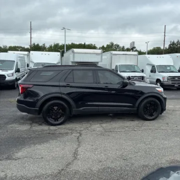 More photos of 2021 Ford Explorer XLT at Indy Auto Man, IN