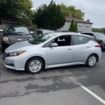 More photos of 2022 Nissan Leaf S at Indy Auto Man, IN