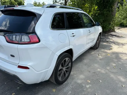 More photos of 2019 Jeep Cherokee Overland at Indy Auto Man, IN