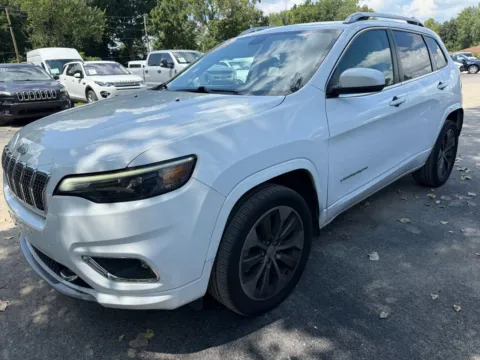 Another view of 2019 Jeep Cherokee Overland for sale in Indianapolis, IN at Indy Auto Man