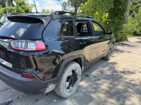 More photos of 2019 Jeep Cherokee Altitude at Indy Auto Man, IN