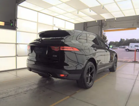 More photos of 2019 Jaguar F-PACE 25t Prestige at Indy Auto Man, IN
