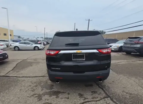 More photos of 2018 Chevrolet Traverse LT Cloth w/1LT at Indy Auto Man, IN