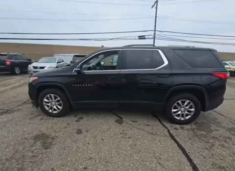 More photos of 2018 Chevrolet Traverse LT Cloth w/1LT at Indy Auto Man, IN