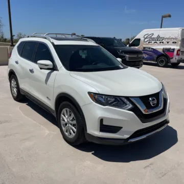 White 2017 Nissan Rogue Hybrid SV for sale in Indianapolis, IN