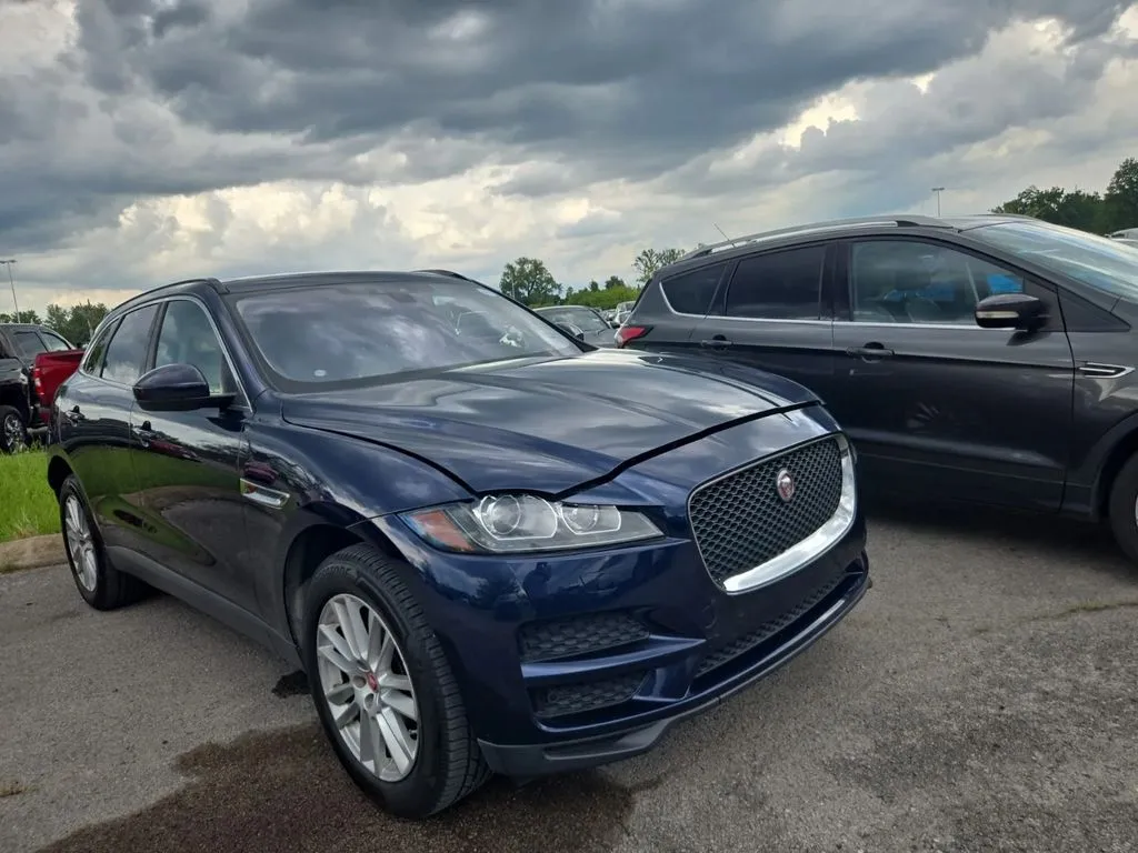 White 2017 Jaguar F-PACE 35t Prestige for sale in Indianapolis, IN