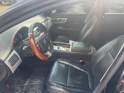 More photos of 2011 Jaguar XF Premium at Indy Auto Man, IN