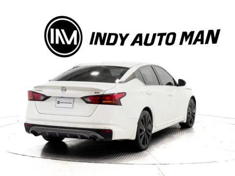 More photos of 2020 Nissan Altima 2.5 SR at Indy Auto Man, IN