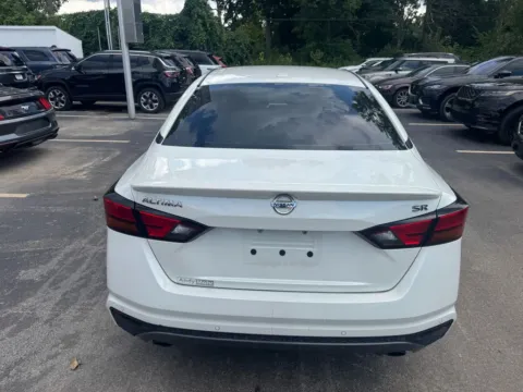 More photos of 2020 Nissan Altima 2.5 SR at Indy Auto Man, IN