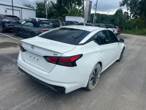 More photos of 2020 Nissan Altima 2.5 SR at Indy Auto Man, IN