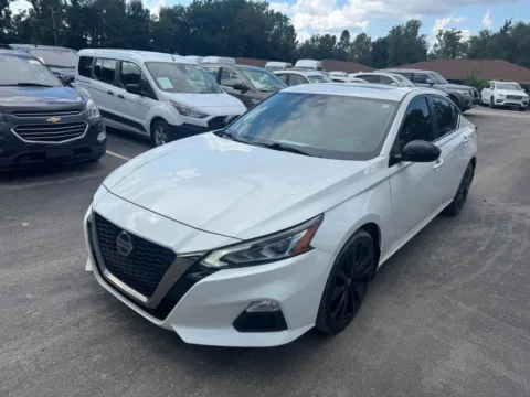 Another view of 2020 Nissan Altima 2.5 SR for sale in Indianapolis, IN at Indy Auto Man