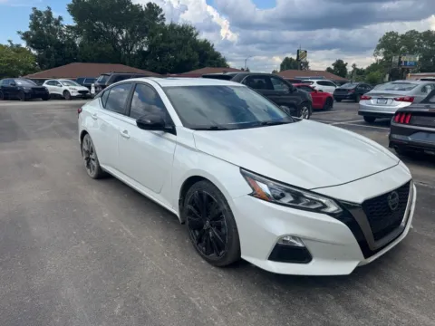 White 2020 Nissan Altima 2.5 SR for sale in Indianapolis, IN
