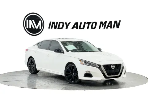 White 2020 Nissan Altima 2.5 SR for sale in Indianapolis, IN