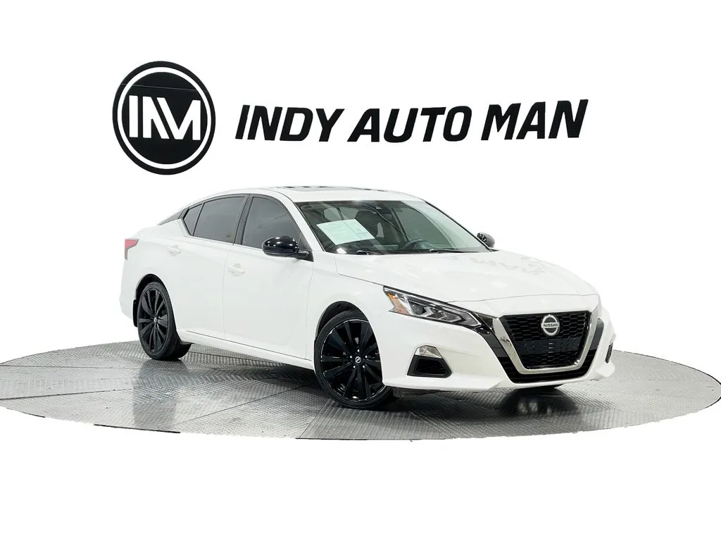 White 2020 Nissan Altima 2.5 SR for sale in Indianapolis, IN