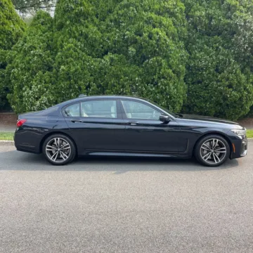 More photos of 2021 BMW 7 Series 750i xDrive at Indy Auto Man, IN