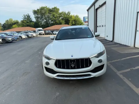 Photos of 2018 Maserati Levante GranLusso for sale in Indianapolis, IN at Indy Auto Man