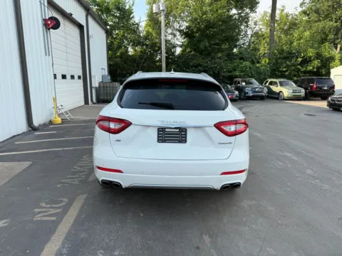 More photos of 2018 Maserati Levante GranLusso at Indy Auto Man, IN