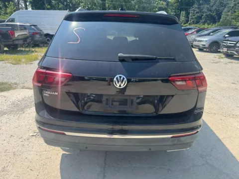 More photos of 2020 Volkswagen Tiguan 2.0T SEL at Indy Auto Man, IN