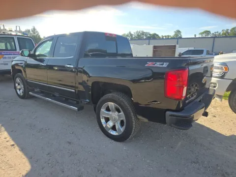 More photos of 2017 Chevrolet Silverado 1500 LTZ 2LZ at Indy Auto Man, IN