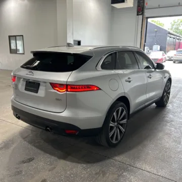 More photos of 2018 Jaguar F-PACE 25t Prestige at Indy Auto Man, IN