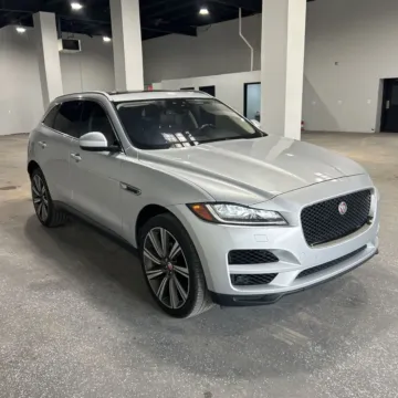 Silver 2018 Jaguar F-PACE 25t Prestige for sale in Indianapolis, IN