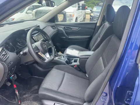More photos of 2019 Nissan Rogue S at Indy Auto Man, IN