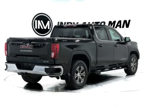 More photos of 2019 GMC Sierra 1500 SLE at Indy Auto Man, IN