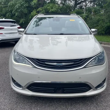 Photos of 2017 Chrysler Pacifica Hybrid Platinum for sale in Indianapolis, IN at Indy Auto Man