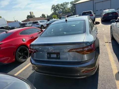 More photos of 2019 Volkswagen Jetta SEL at Indy Auto Man, IN