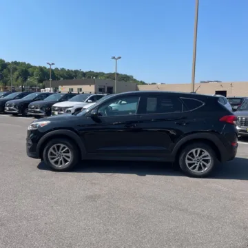 More photos of 2017 Hyundai Tucson SE at Indy Auto Man, IN