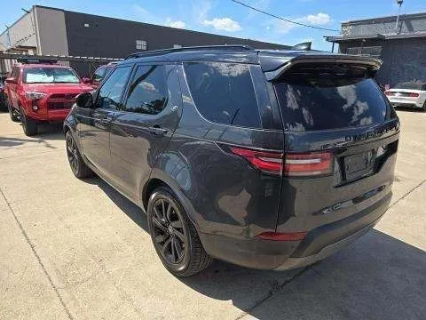 More photos of 2020 Land Rover Discovery HSE at Indy Auto Man, IN