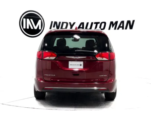More photos of 2020 Chrysler Pacifica Limited at Indy Auto Man, IN