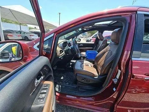 More photos of 2020 Chrysler Pacifica Limited at Indy Auto Man, IN