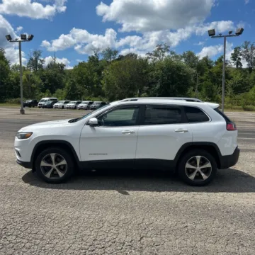 More photos of 2019 Jeep Cherokee Limited at Indy Auto Man, IN