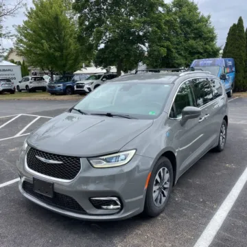 Another view of 2021 Chrysler Pacifica Hybrid Touring L for sale in Indianapolis, IN at Indy Auto Man