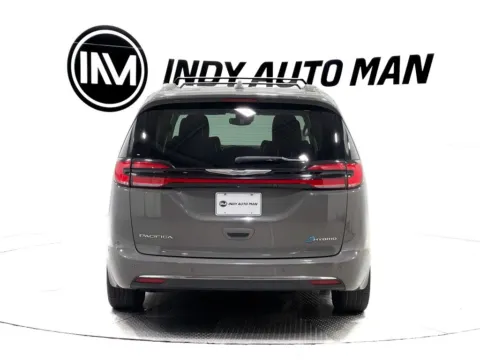 More photos of 2021 Chrysler Pacifica Hybrid Touring L at Indy Auto Man, IN