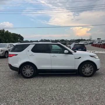 More photos of 2017 Land Rover Discovery HSE at Indy Auto Man, IN