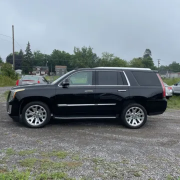 More photos of 2018 Cadillac Escalade Luxury at Indy Auto Man, IN