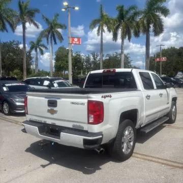 More photos of 2018 Chevrolet Silverado 1500 High Country at Indy Auto Man, IN