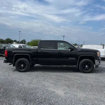 More photos of 2015 GMC Sierra 1500 SLE at Indy Auto Man, IN