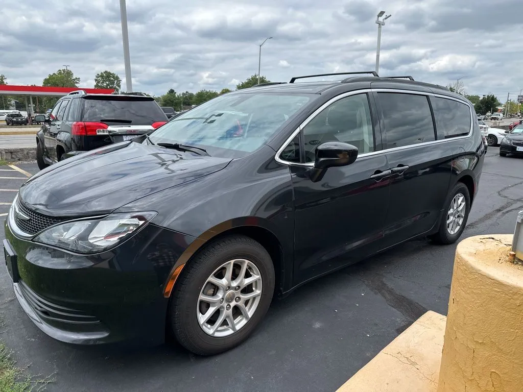 Black 2020 Chrysler Voyager LXI for sale in Indianapolis, IN
