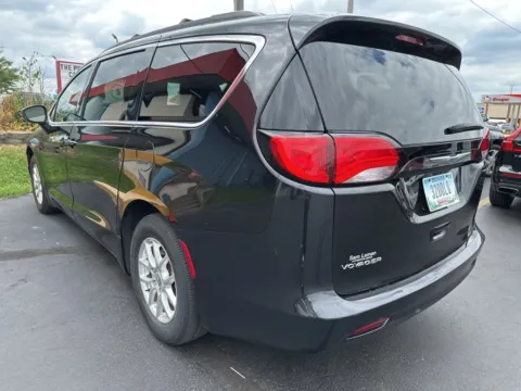More photos of 2020 Chrysler Voyager LXI at Indy Auto Man, IN