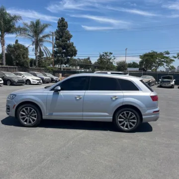 More photos of 2019 Audi Q7 45 Premium quattro at Indy Auto Man, IN