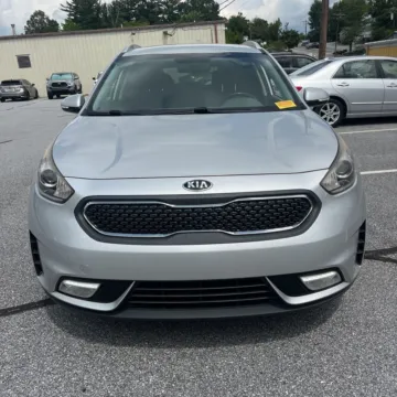 Photos of 2018 Kia Niro EX for sale in Indianapolis, IN at Indy Auto Man