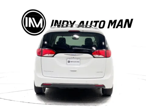 More photos of 2018 Chrysler Pacifica Limited at Indy Auto Man, IN